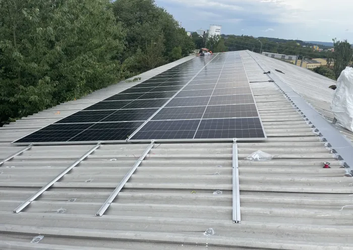 Průběh montáže 25 kWp elektrárny