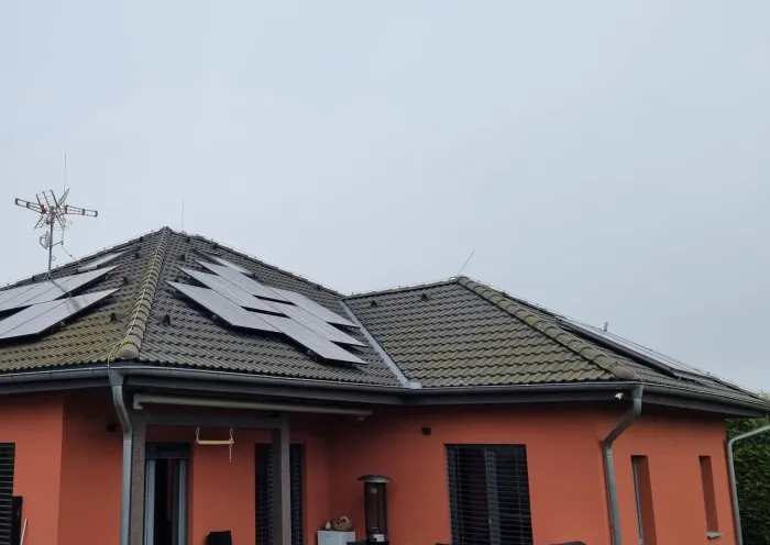 FVE_panely střecha, Zlatá louka, Cheb